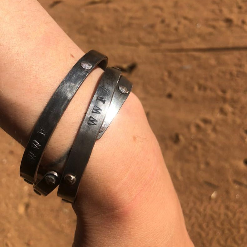 Gladiator snare bracelet